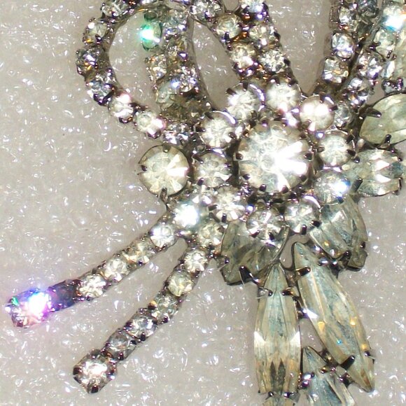 Vintage Prong Set Clear & Blue Rhinestone Brooch Perfect Condition 2 3/4\